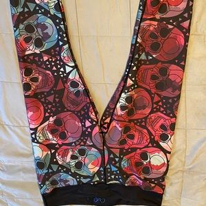 CVG reversible skull/ombré leggings